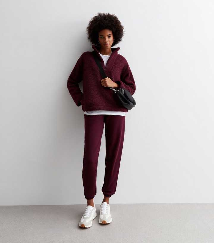 burgundy sweatshirt outfit