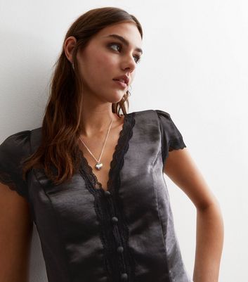 Lace blouse Black – Sollo London