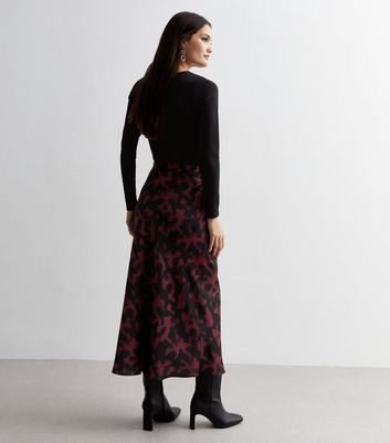 Red leopard print midi hot sale skirt