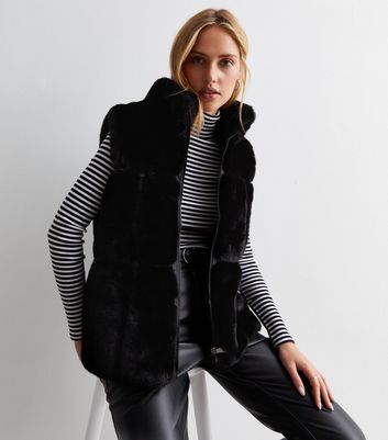 Gini London Black Faux Fur Zip Up Gilet New Look