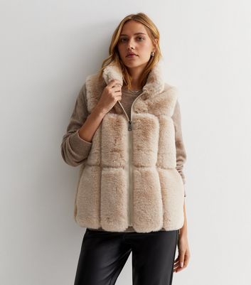 Gini London Stone Faux Fur Zip Up Gilet New Look