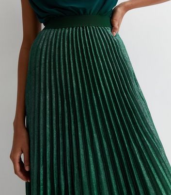 Green pleated skirt clearance quiz