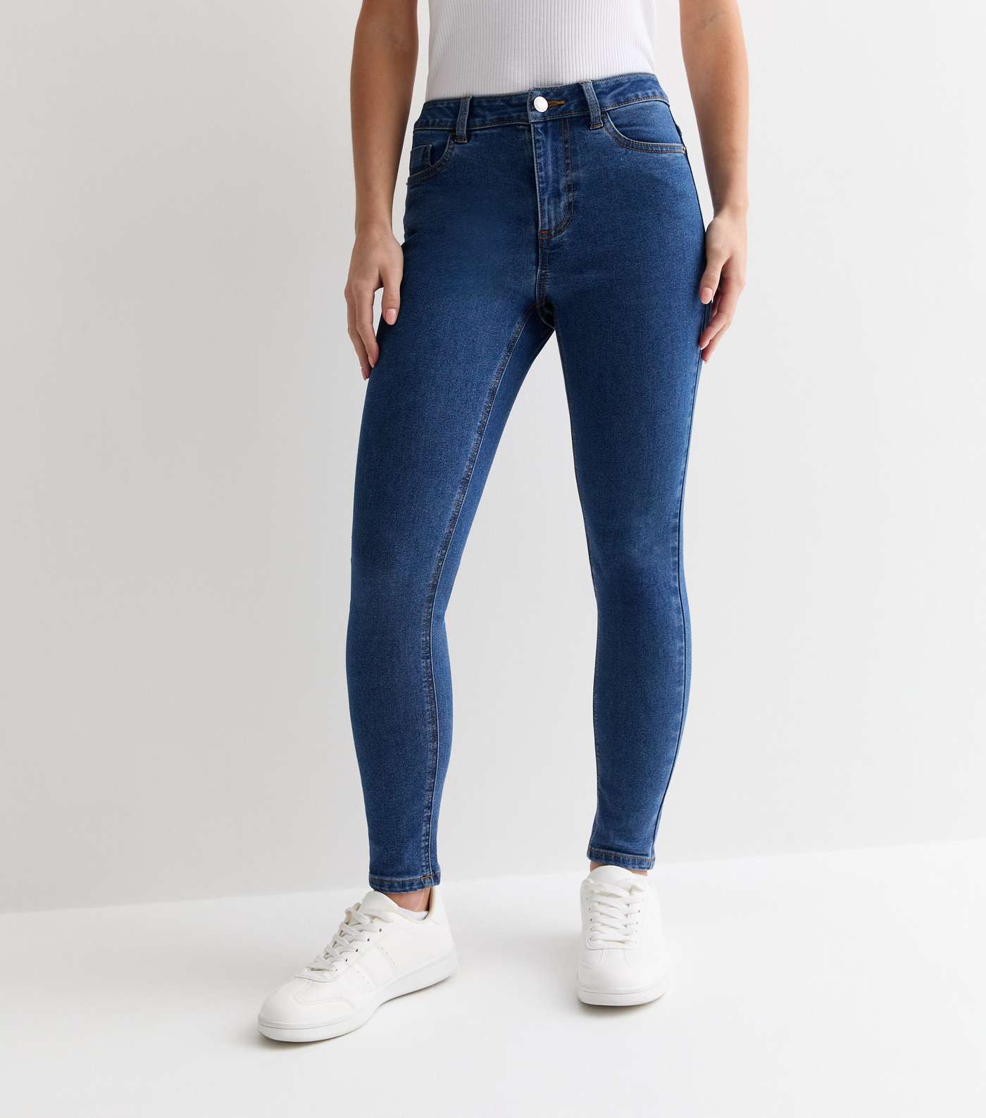 Petite Mid Blue Mid Rise Amie Skinny Jeans Image 2