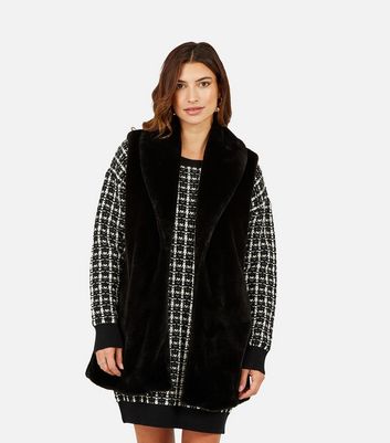 Black faux fur shop gilet new look