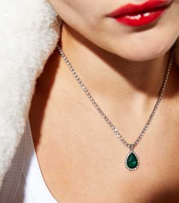 Green Gem Tear Drop Pendant Necklace