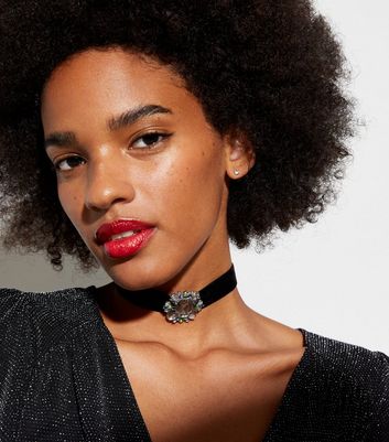 Black Velvet Gem Pendant Wide Choker New Look