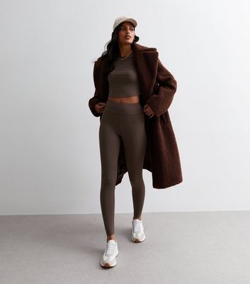 19 Faux Leather Leggings Outfits to Copy Now for 2023