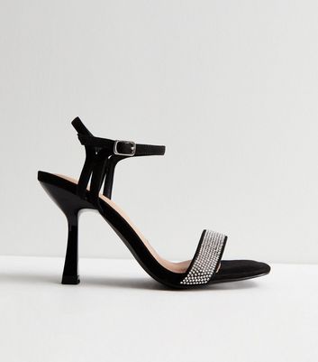 Extra wide 2025 black heels