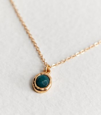 Green Semi Precious Onyx Pendant Necklace New Look