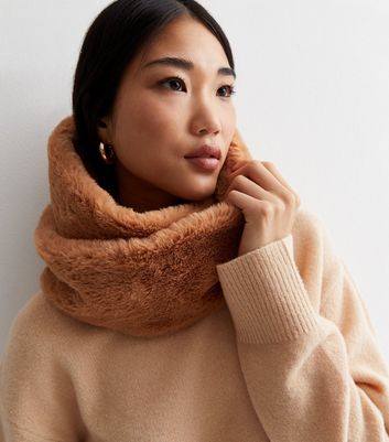 Faux fur neck store wrap