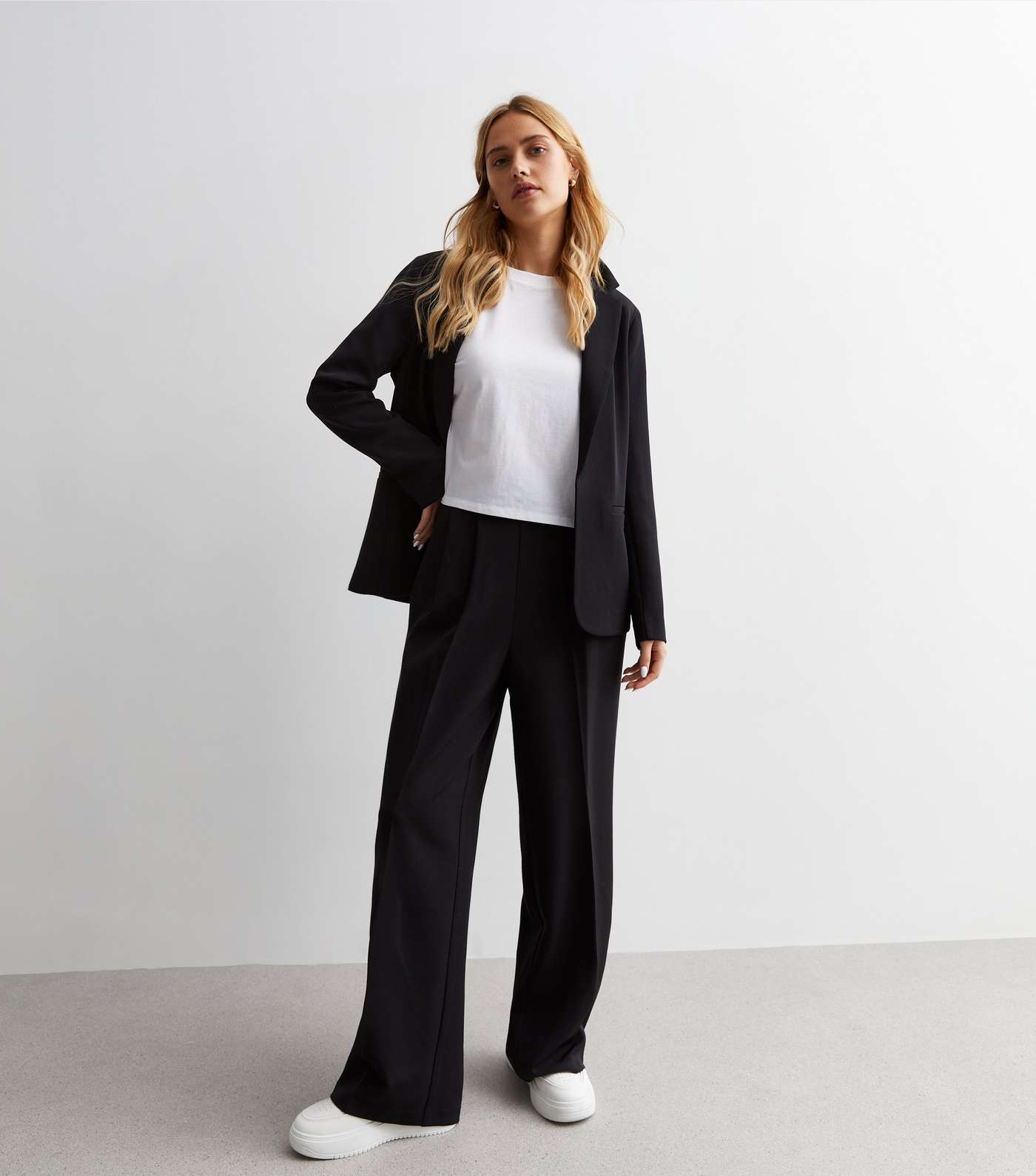 Black Long Sleeve Relaxed Fit Blazer Image 3