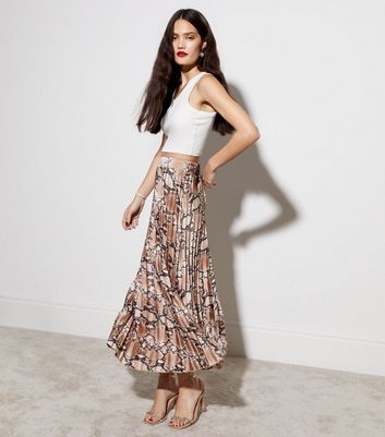 Pleated maxi outlet skirt new look