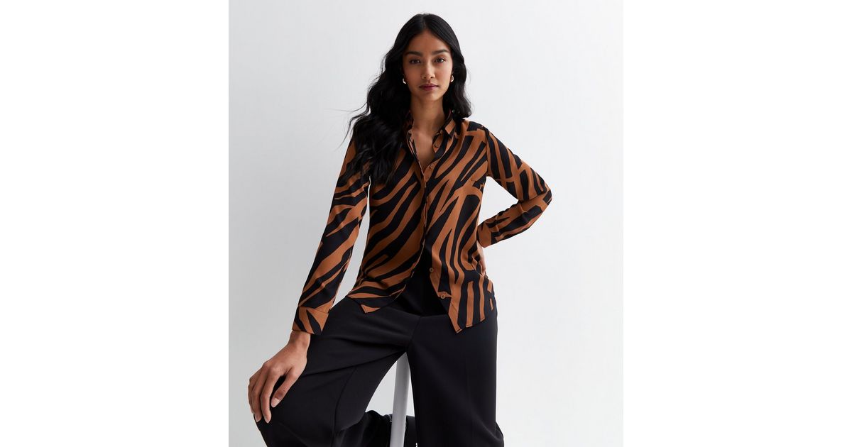 WDIRARA Women's Oversized Zebra Stripe Sweatshirt – Drop Shoulder, Half Zip, Long Sleeve