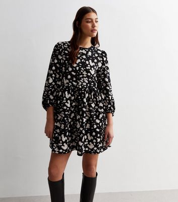 Tall Black Crinkle Jersey Abstract Print Mini Smock Dress New Look