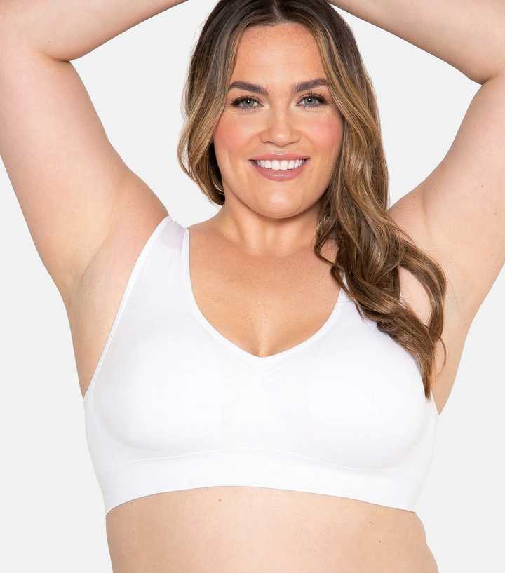 https://media3.newlookassets.com/i/newlook/880940310/womens/clothing/lingerie/conturve-white-ribbed-scoop-bra.jpg?strip=true&qlt=50&w=720