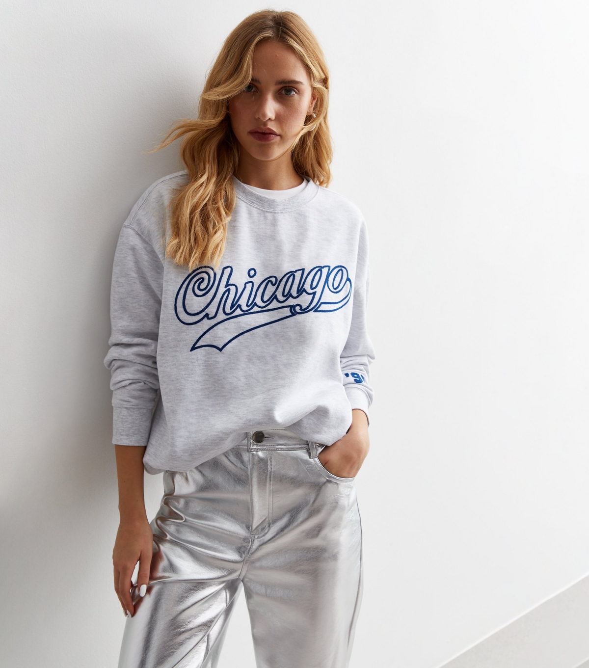 Women's Pale Grey Chicago Logo Sweatshirt New Look