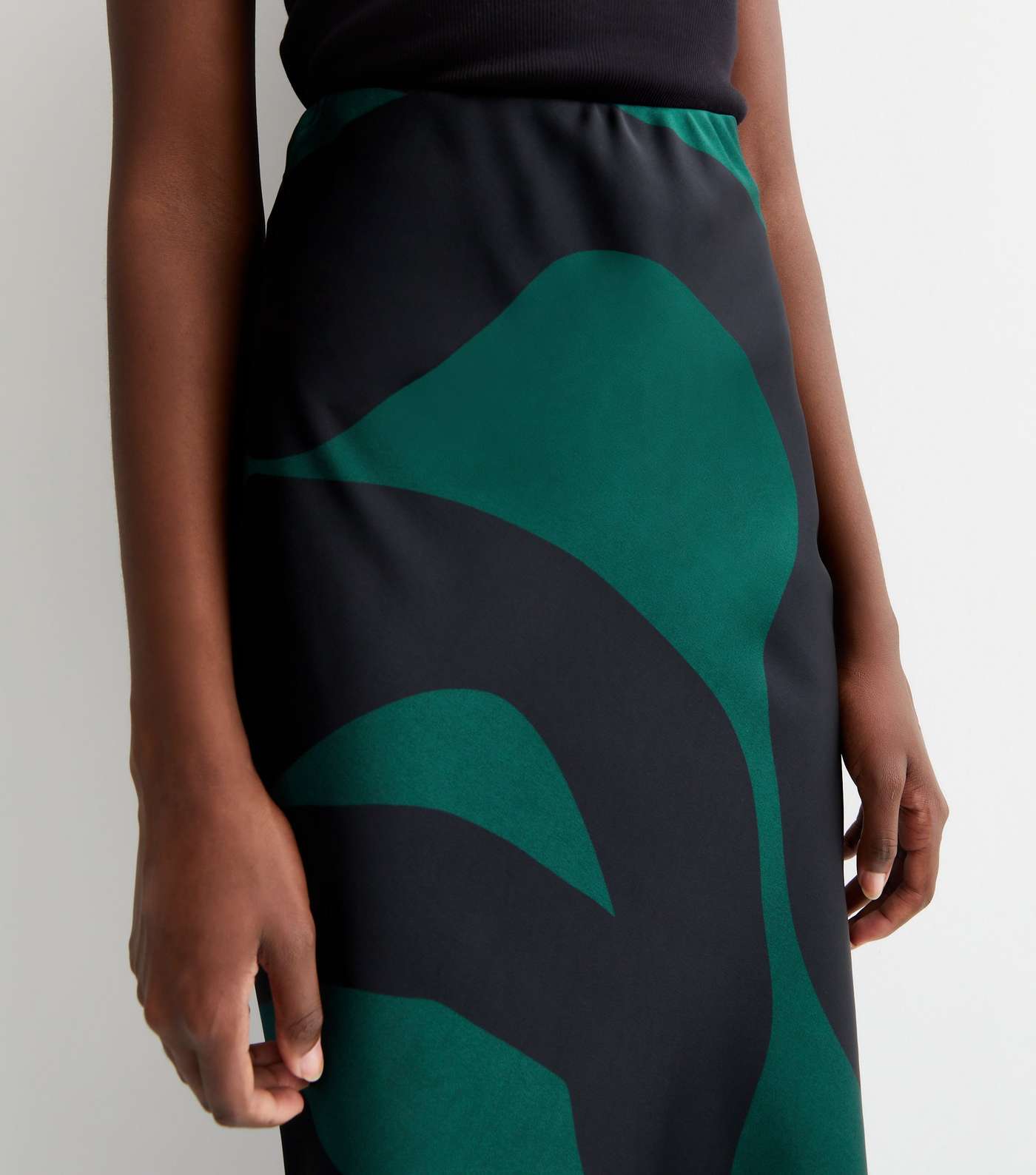 Tall Black Swirl Print Satin Bias Cut Midaxi Skirt Image 2