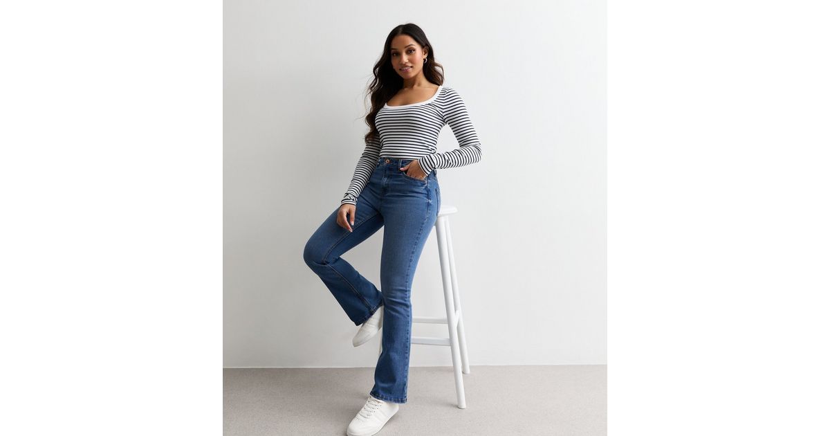 Petite Blue Waist Enhance Quinn Bootcut Jeans | New Look