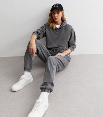 Dark grey shop hoodie outfit