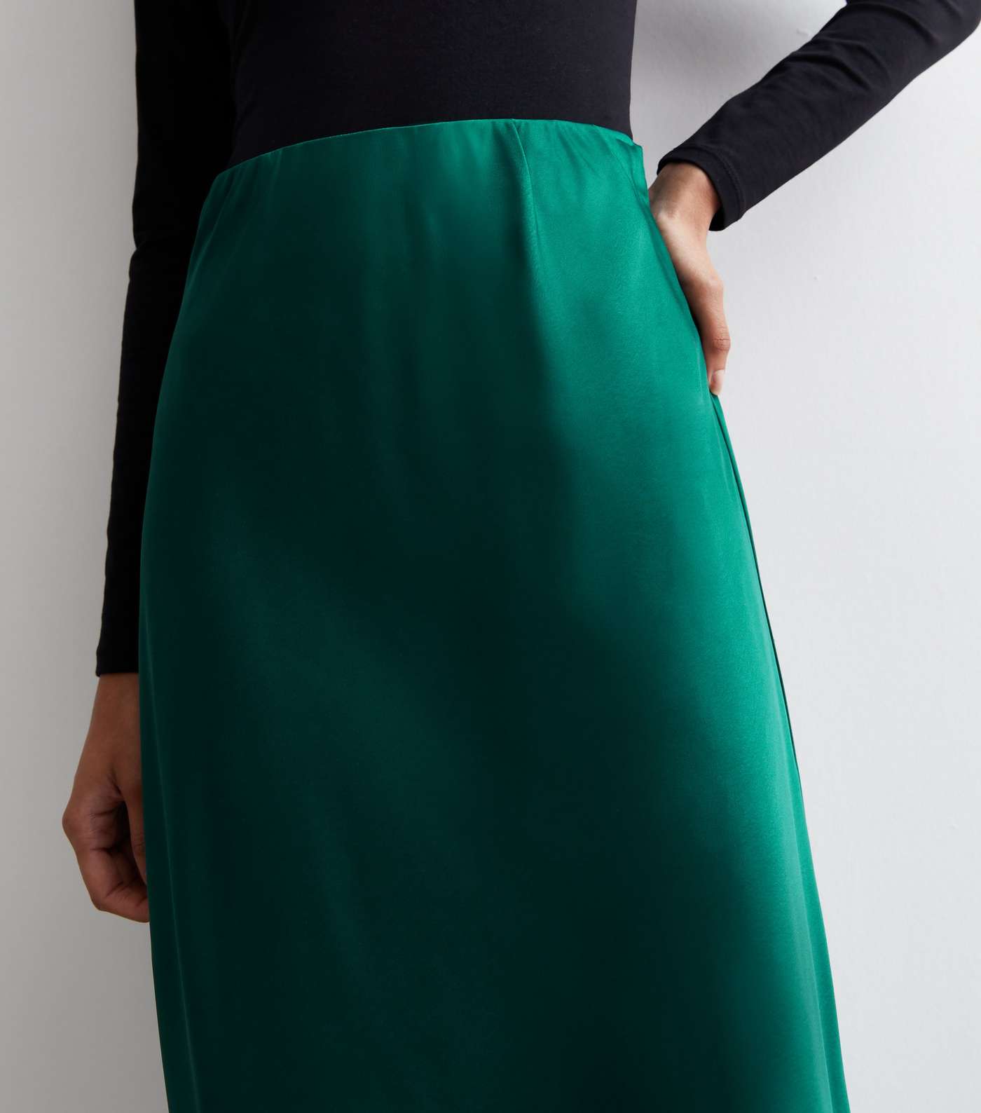 Dark Green Satin Midi Skirt Image 2