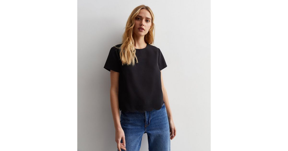 Scallop Blouse in Black