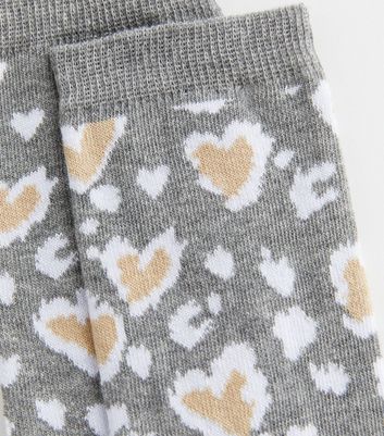 Pale Grey Leopard Print Heart Socks New Look