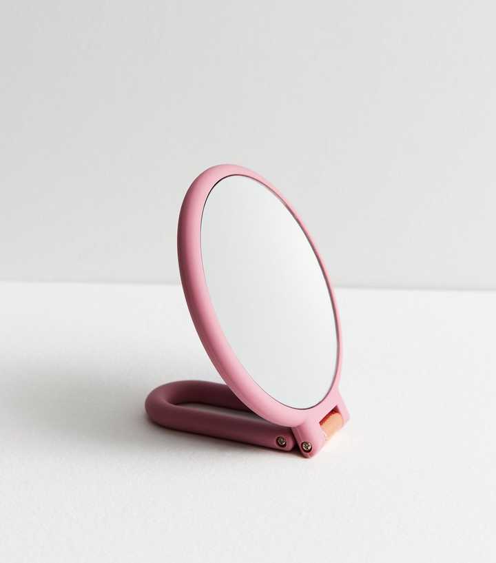 https://media3.newlookassets.com/i/newlook/883283870/womens/accessories/beauty/danielle-creations-pink-compact-hand-mirror.jpg?strip=true&qlt=50&w=720