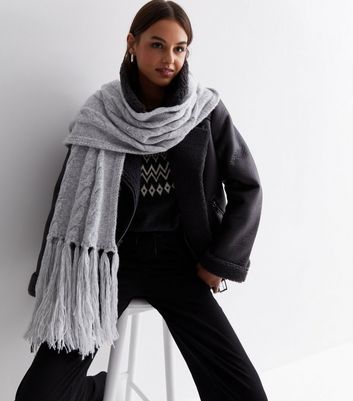 Pale Grey Chunky Knit Oversized Tassel Scarf New Look
