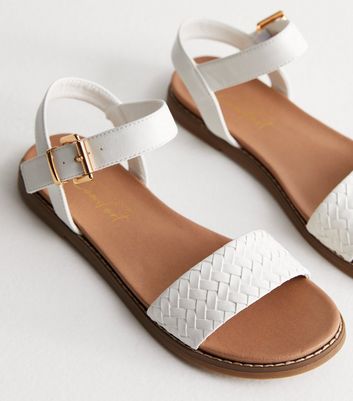 Ladies white hot sale flat sandals