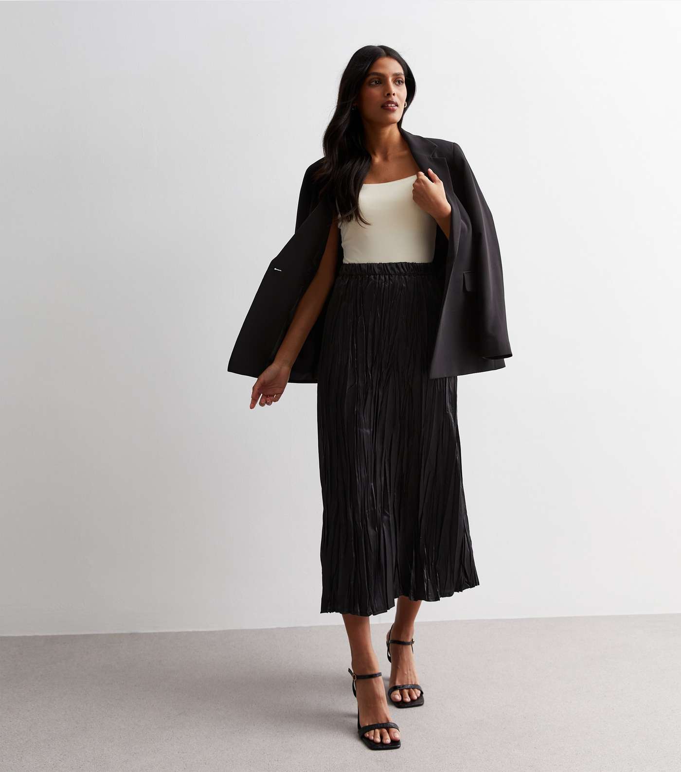 Black Pleated Woven Midi Skirt Image 3