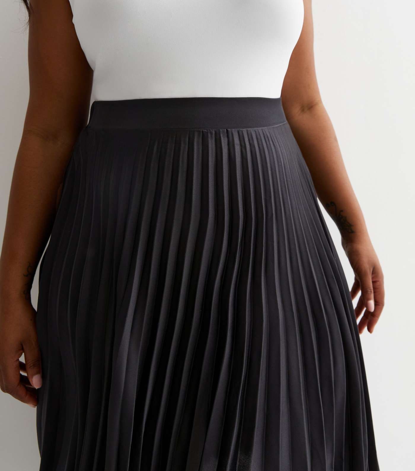 Curves Black Satin Pleated Midi Skirt Image 2