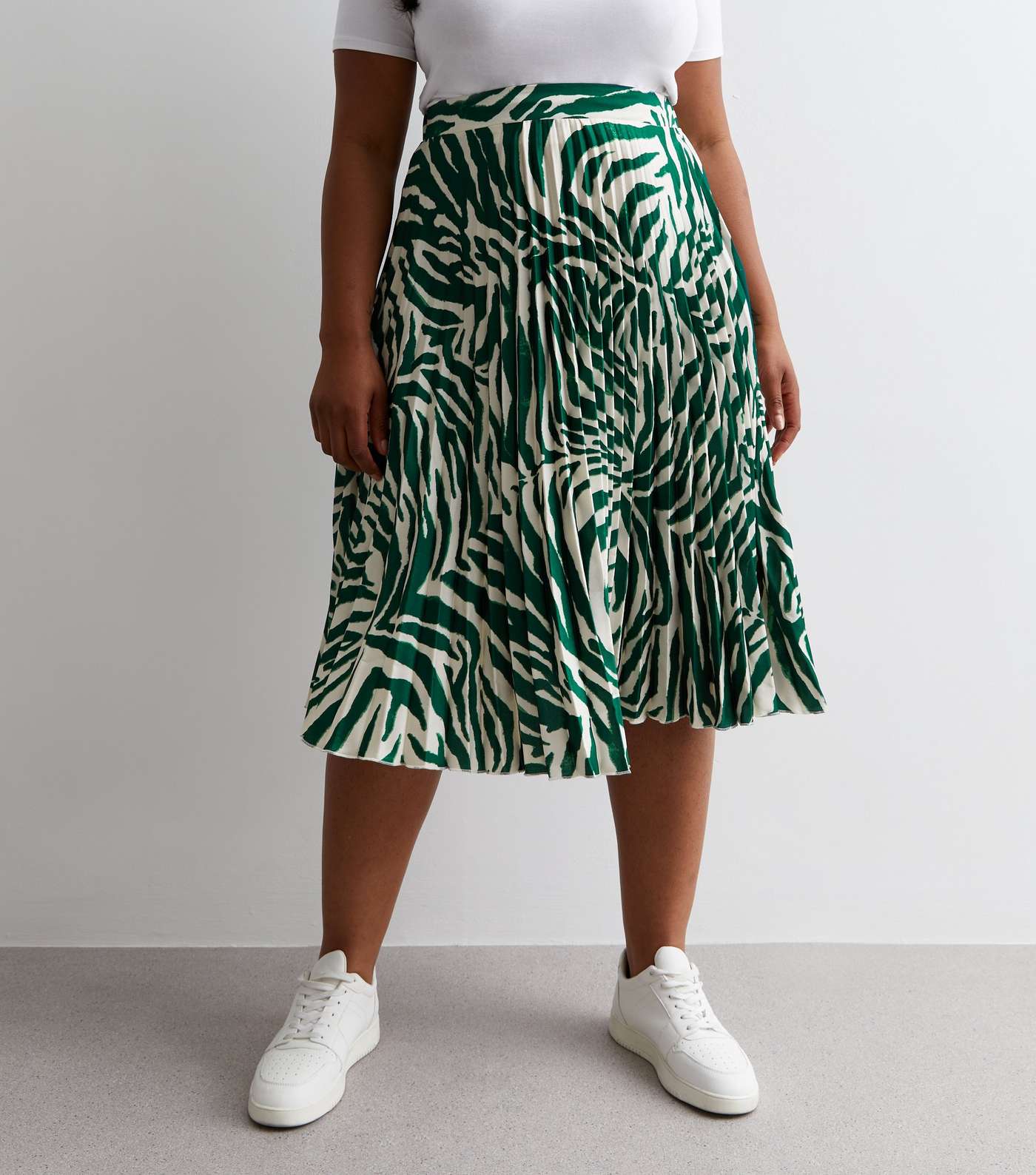 Curves Green Animal Print Satin Pleated Midi Skirt Image 2