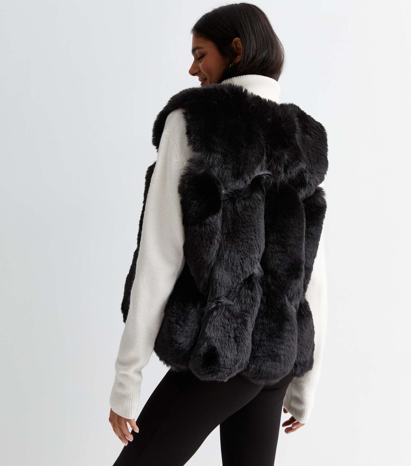 Gini London Black Faux Fur Gilet Image 4