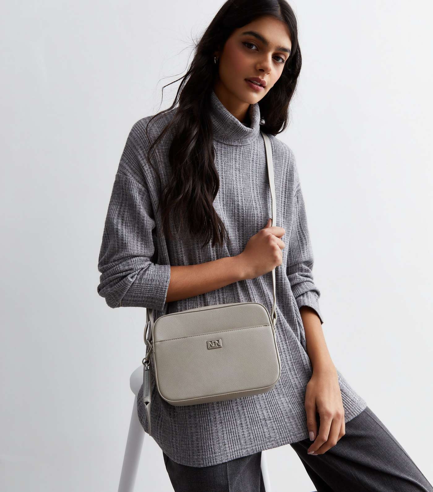 Grey Leather-Look Camera Cross Body Bag and Purse Image 2