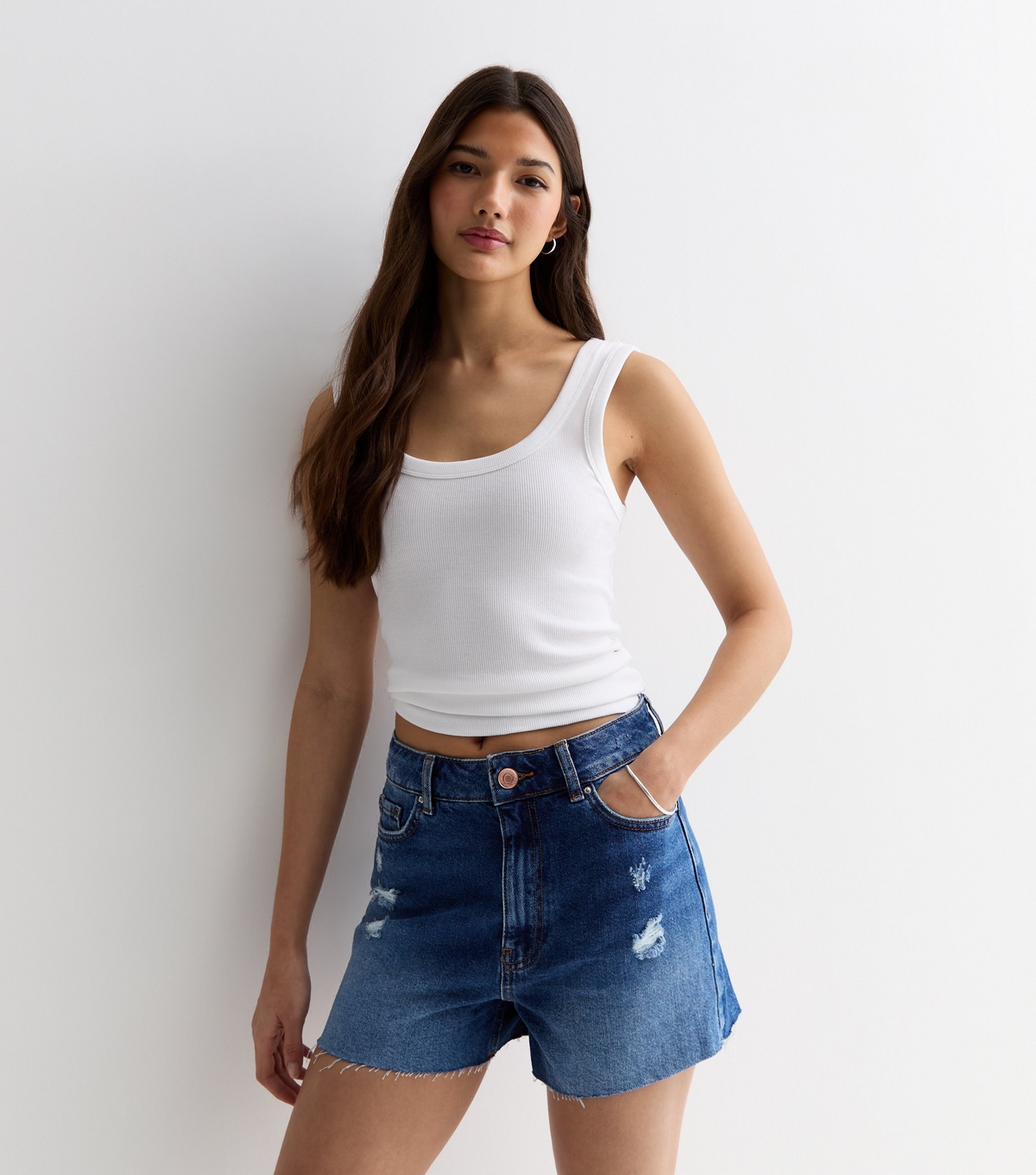 Women's Blue Denim Raw Hem Mom Shorts New Look