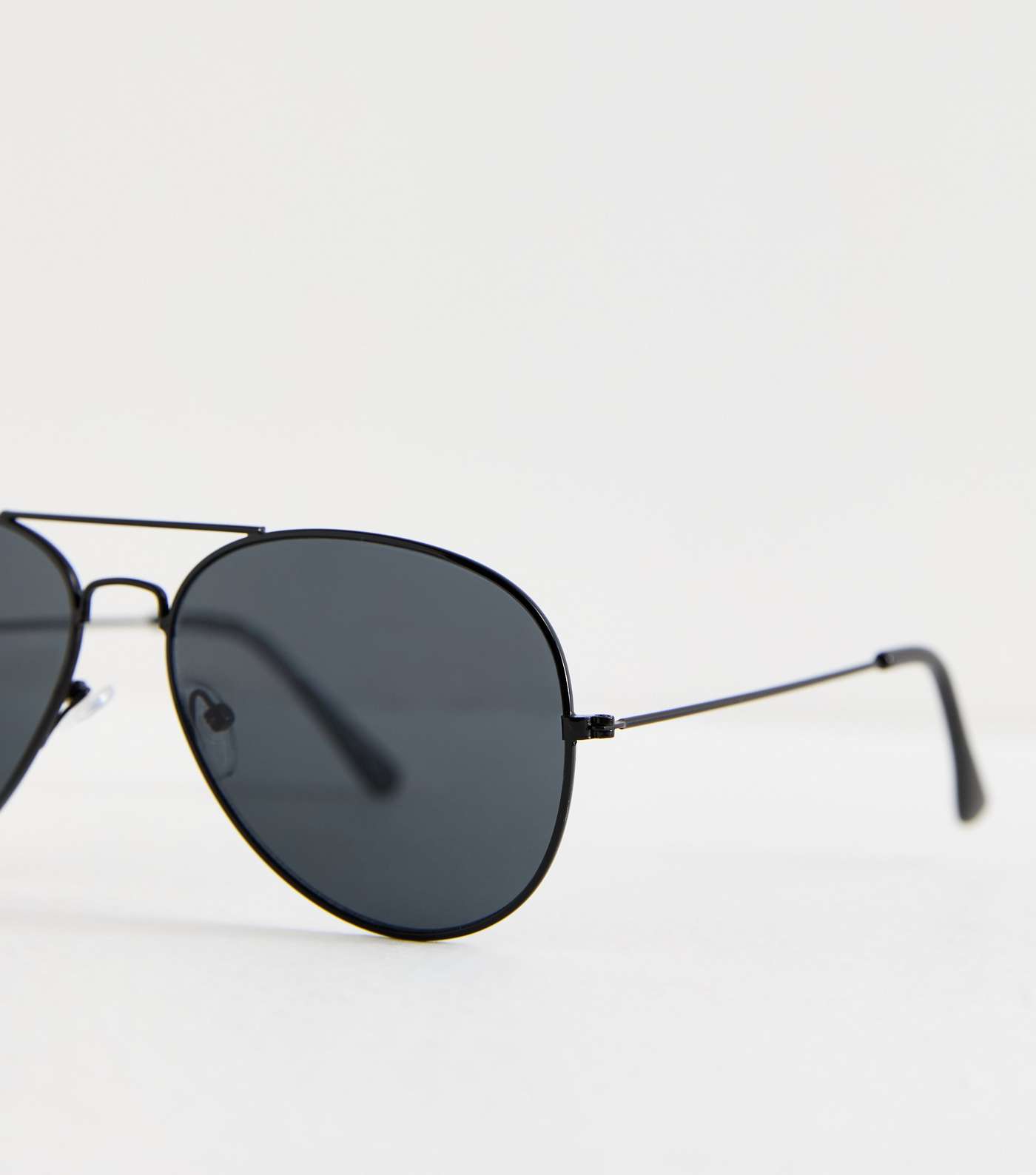 Black Pilot Sunglasses Image 3