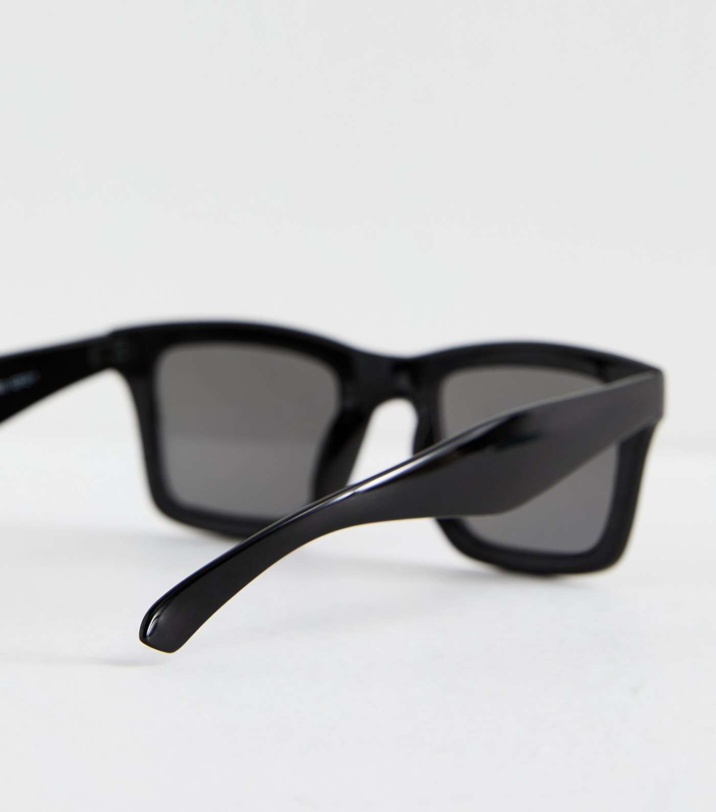 Black Square Frame Sunglasses Image 4