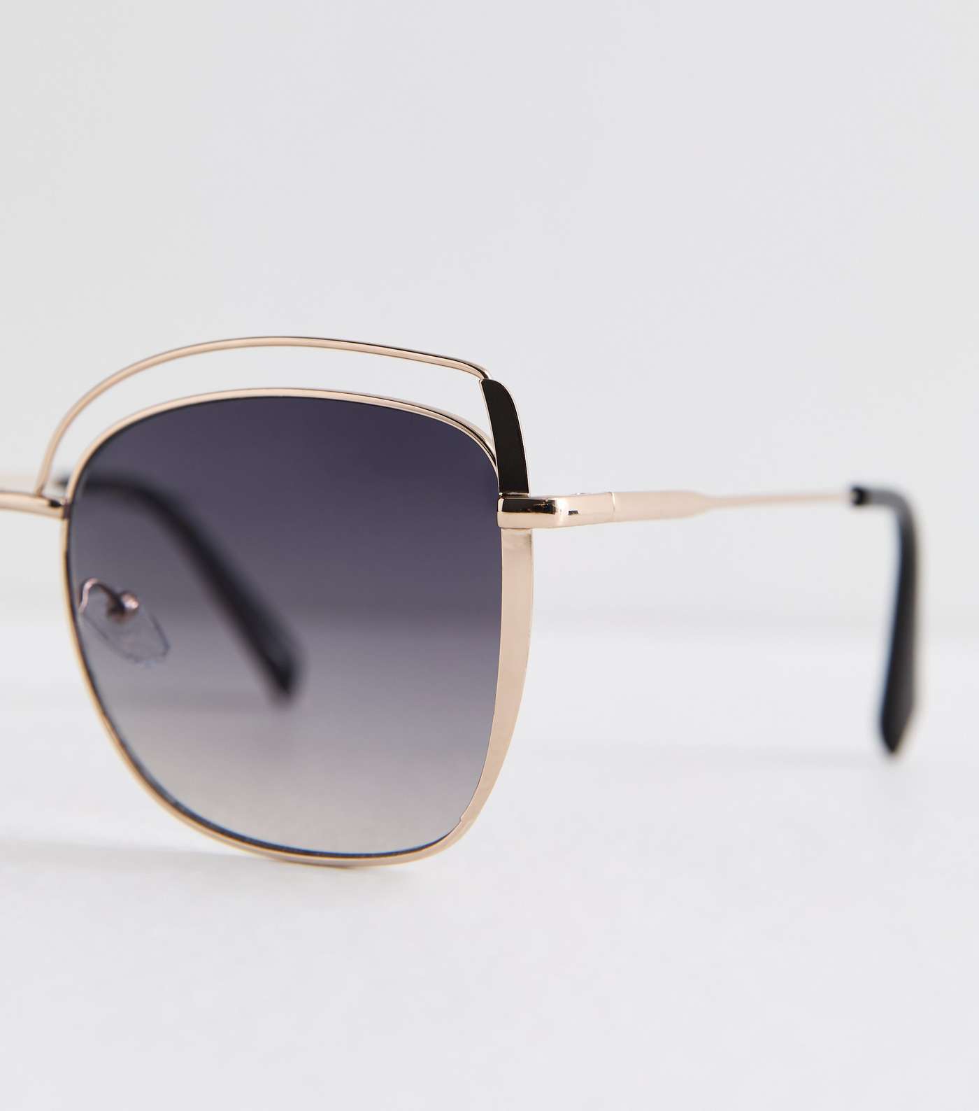 Gold Curved Frame Sunglasses Image 3
