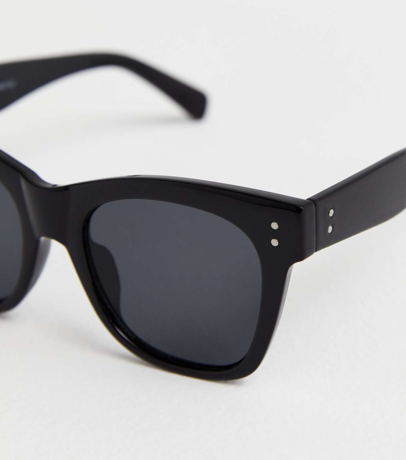 Black Square Frame Sunglasses Image 3