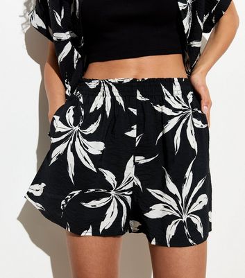 Black Palm Print Elasticated Shorts New Look