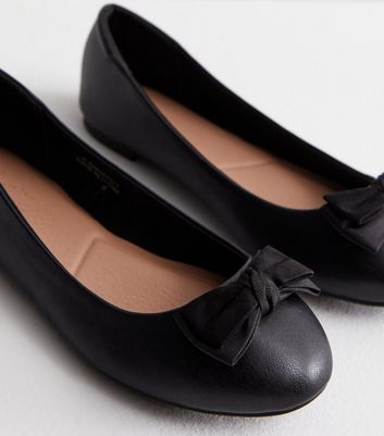 Wide Fit Black Leather-Look Bow Ballerina Pumps New Look