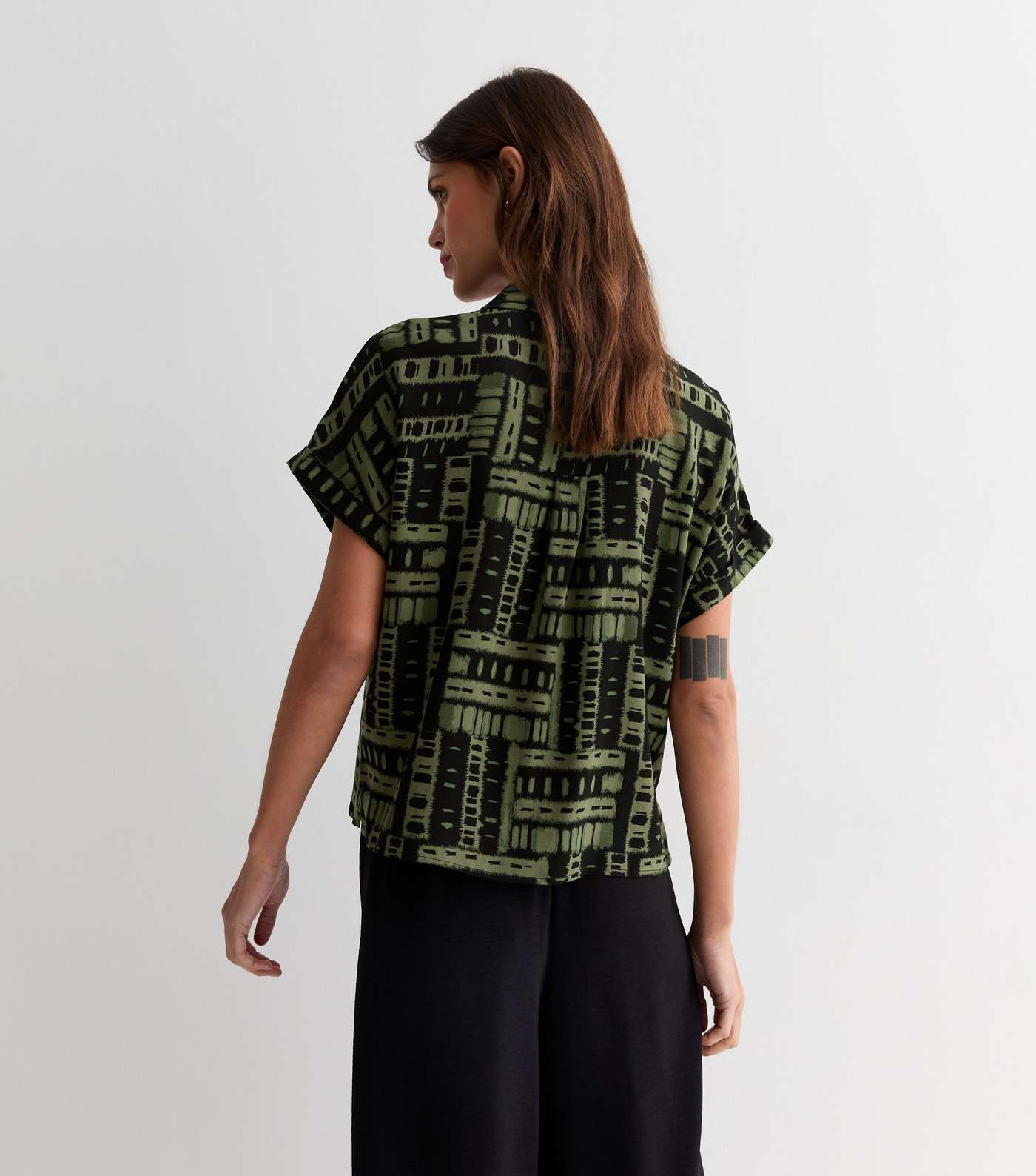 Green Abstract Print Short Sleeve Shirt Image 4