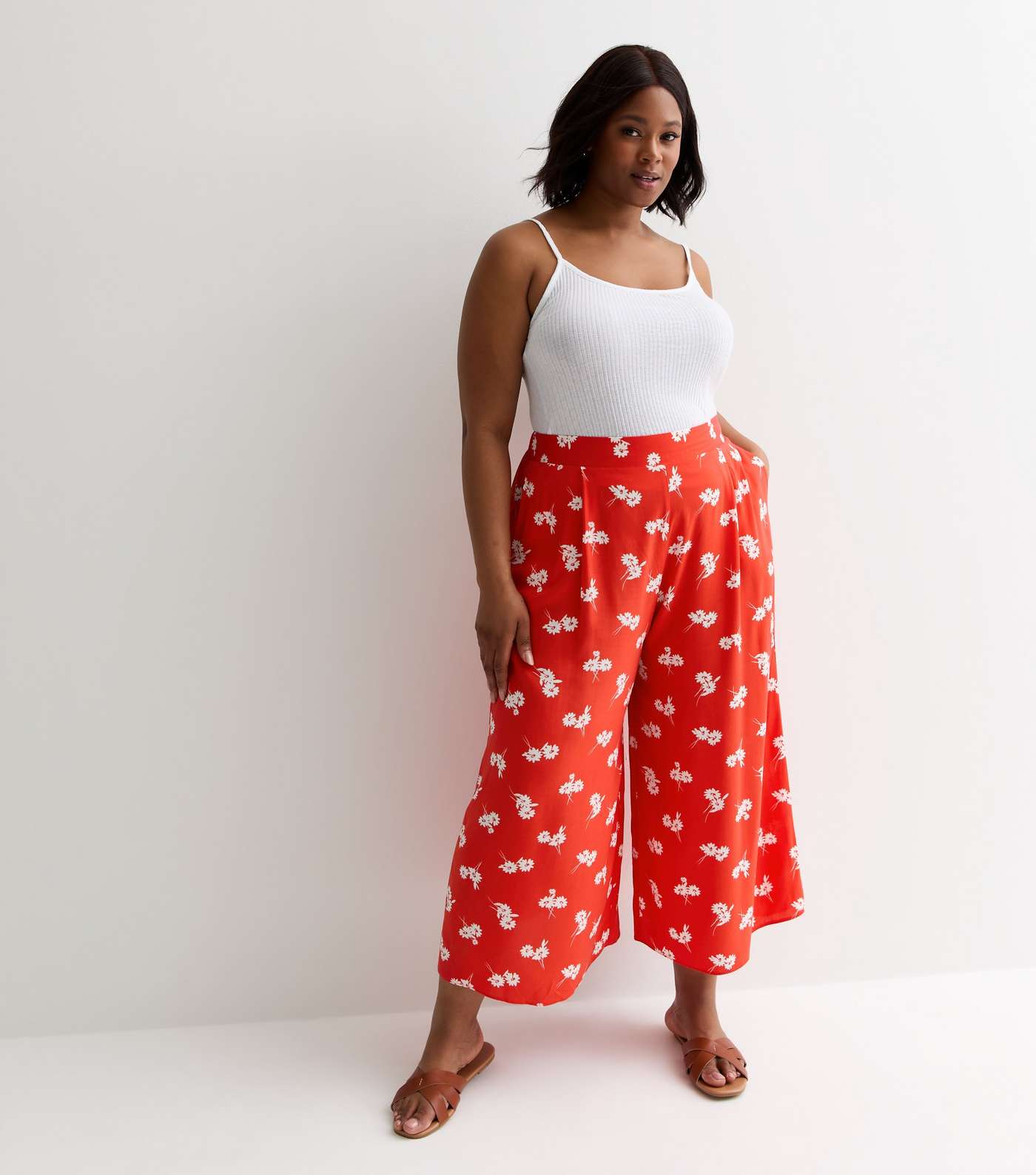 Curves Red Ditsy Floral Print Cropped Trousers Image 3