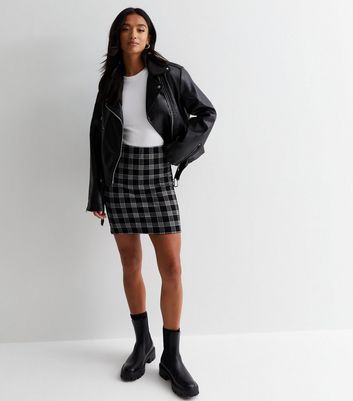 Petite Black Check Mini Tube Skirt New Look
