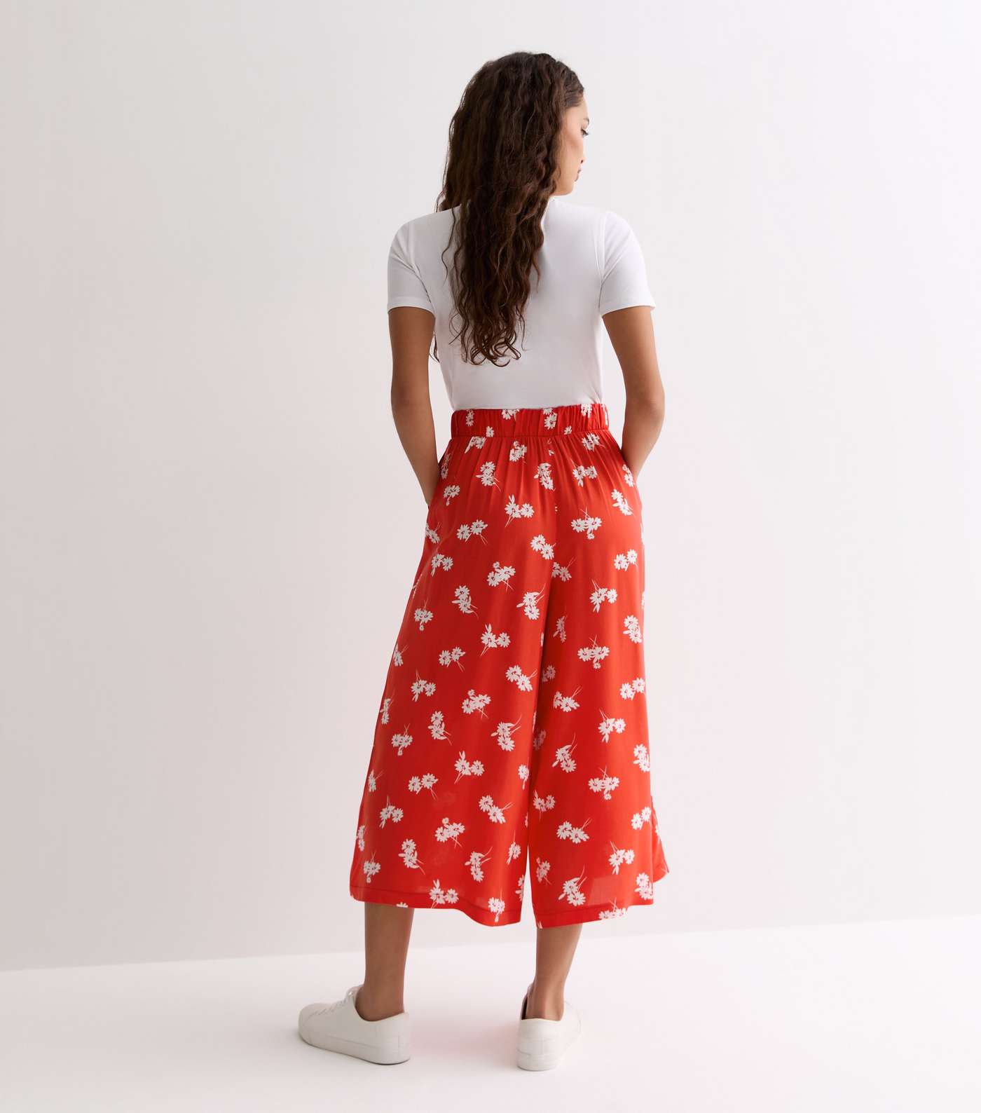 Petite Red Floral Wide Leg Crop Trousers Image 4