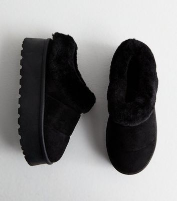 Black fluffy on sale slipper boots