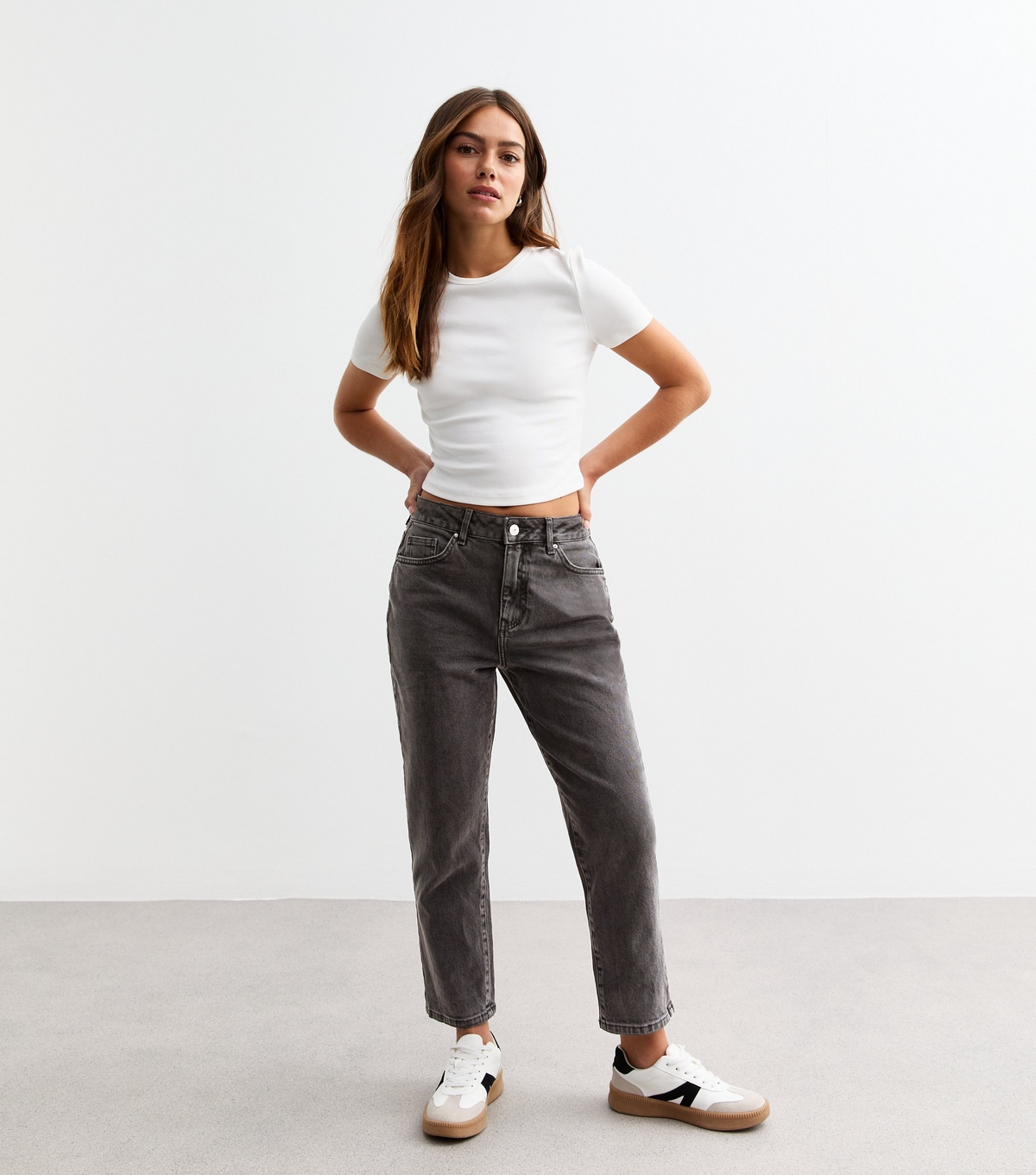 Women's Petite Washed Black Ankle Grazing Hannah Straight Leg Jeans New Look