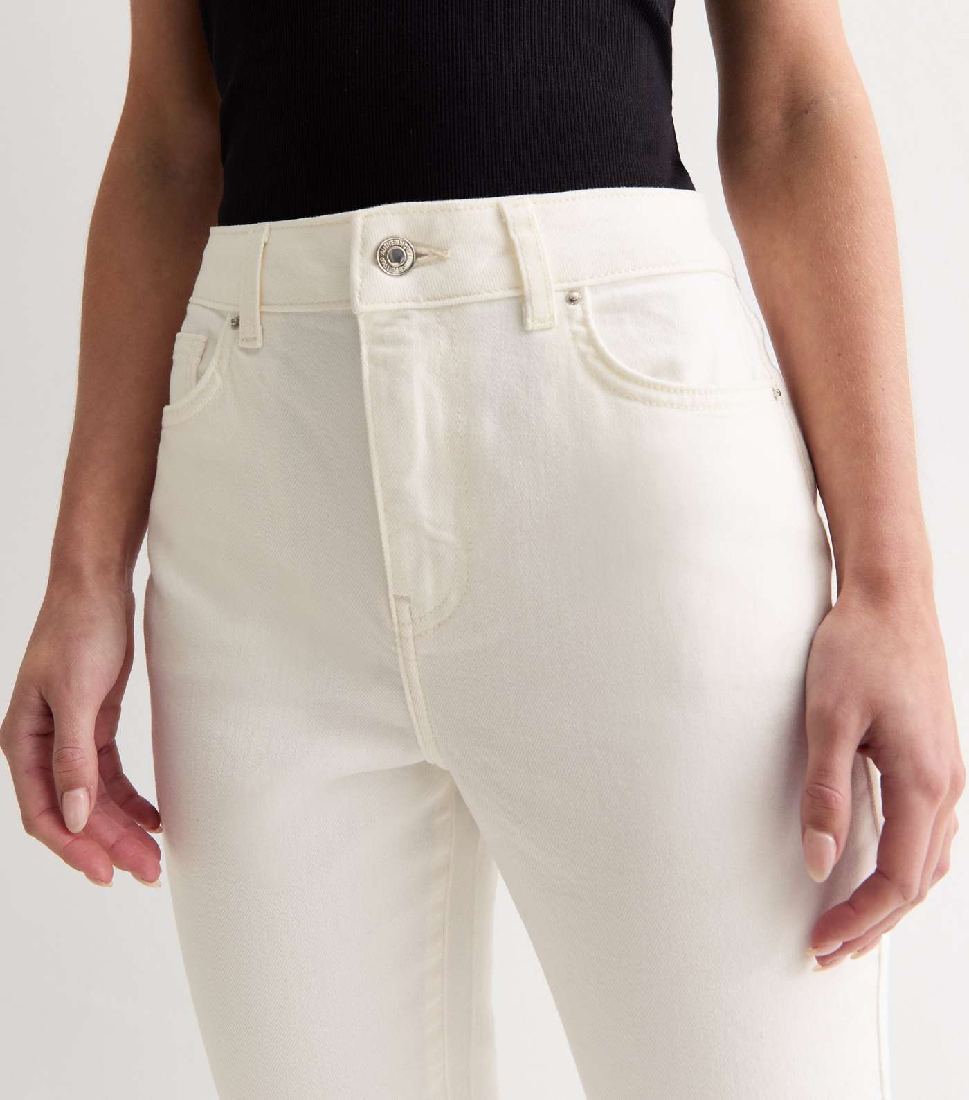 Petite Off White Ankle Grazing Hannah Straight Leg Jeans Image 3