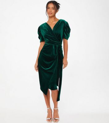 Emerald green clearance dress quiz