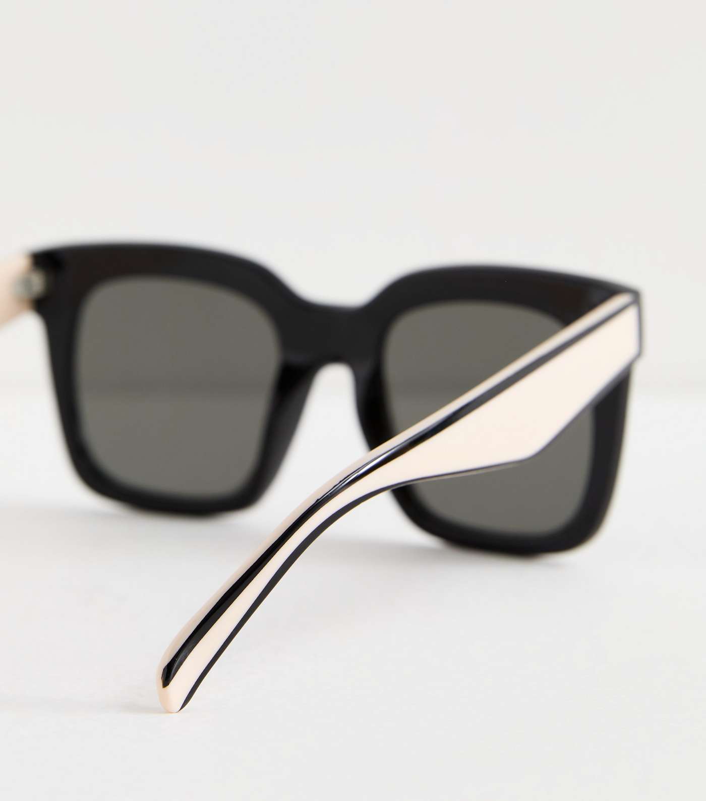 Black Two Tone Square Frame Sunglasses Image 4